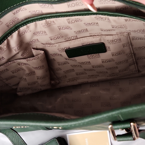 MK bundle tote & bifold zip coin wallet - Picture 4 of 4